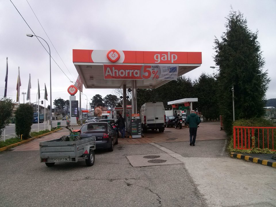 La gasolinera de Galp en la avenida del Aeropuerto, ayer por la mañana.