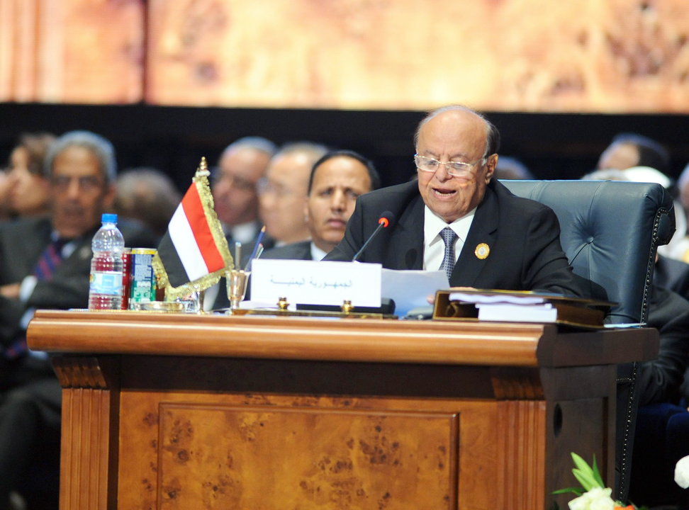 El presidente yemení Abdo Rabu Mansur Hadi durante su intervención en la cumbre árabe.