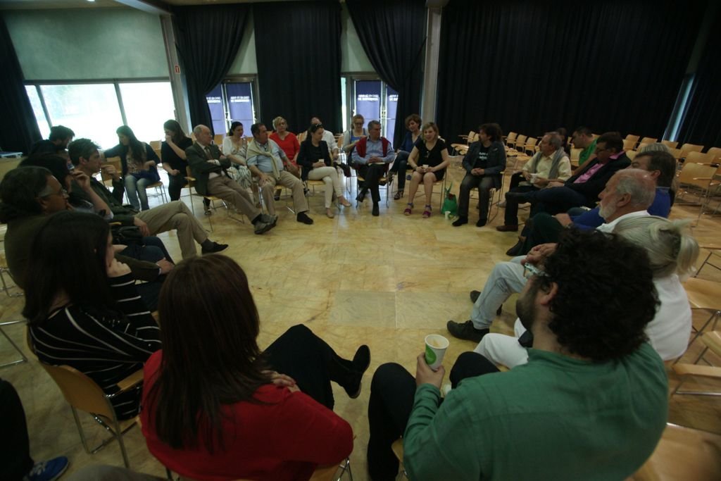 O candidato de Compromiso por Galicia presentou o seu programa de cultura e recolleu propostas.