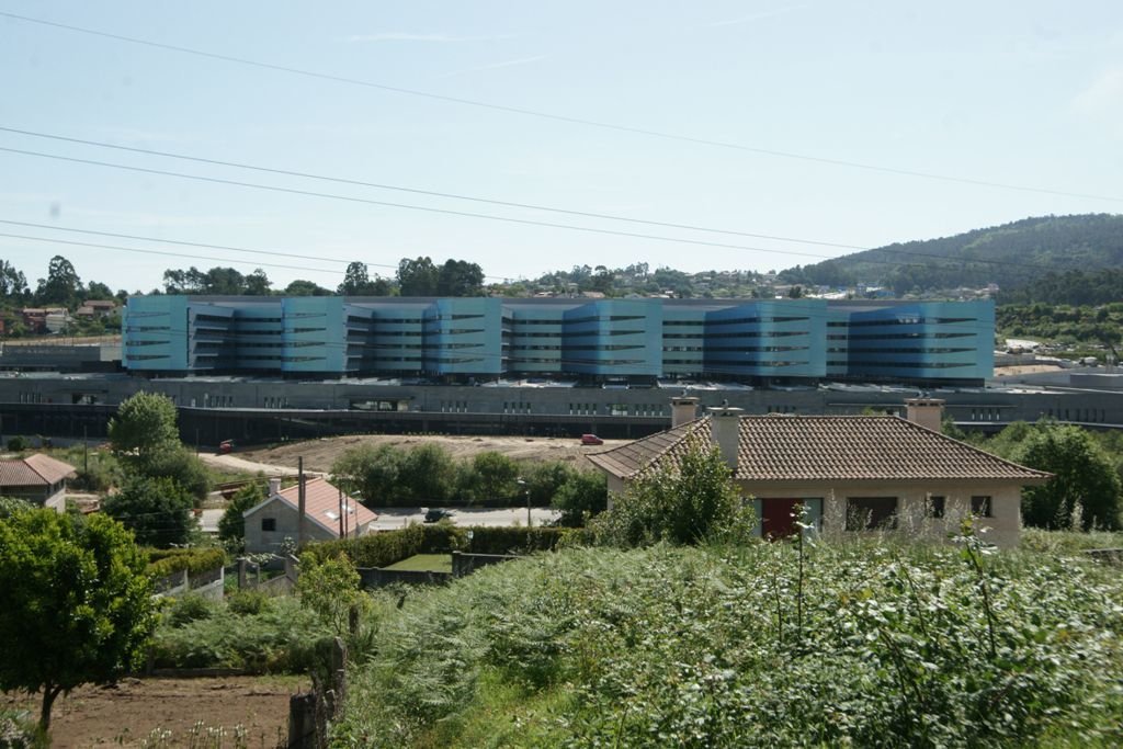El nuevo hospital de Vigo, ya terminado. Ha comenzado la dotación interior.