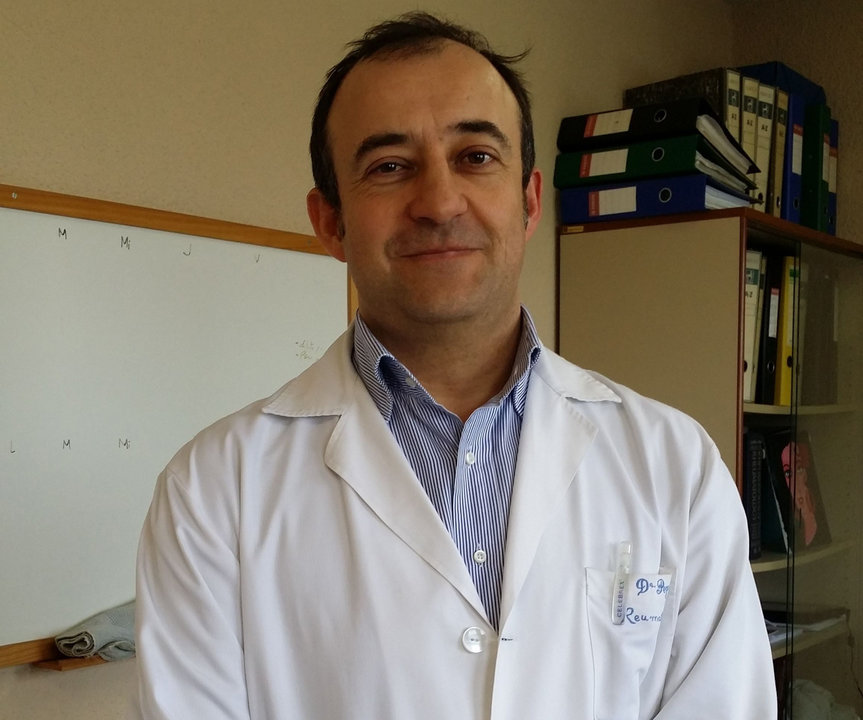 José María Pego es reumatólogo del área sanitaria de Vigo.