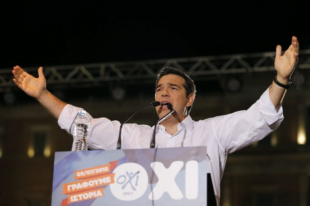El primer ministro griego Alexis Tsipras, durante la concentración a favor del "no" en la icónica plaza Syntagma de Atenas.