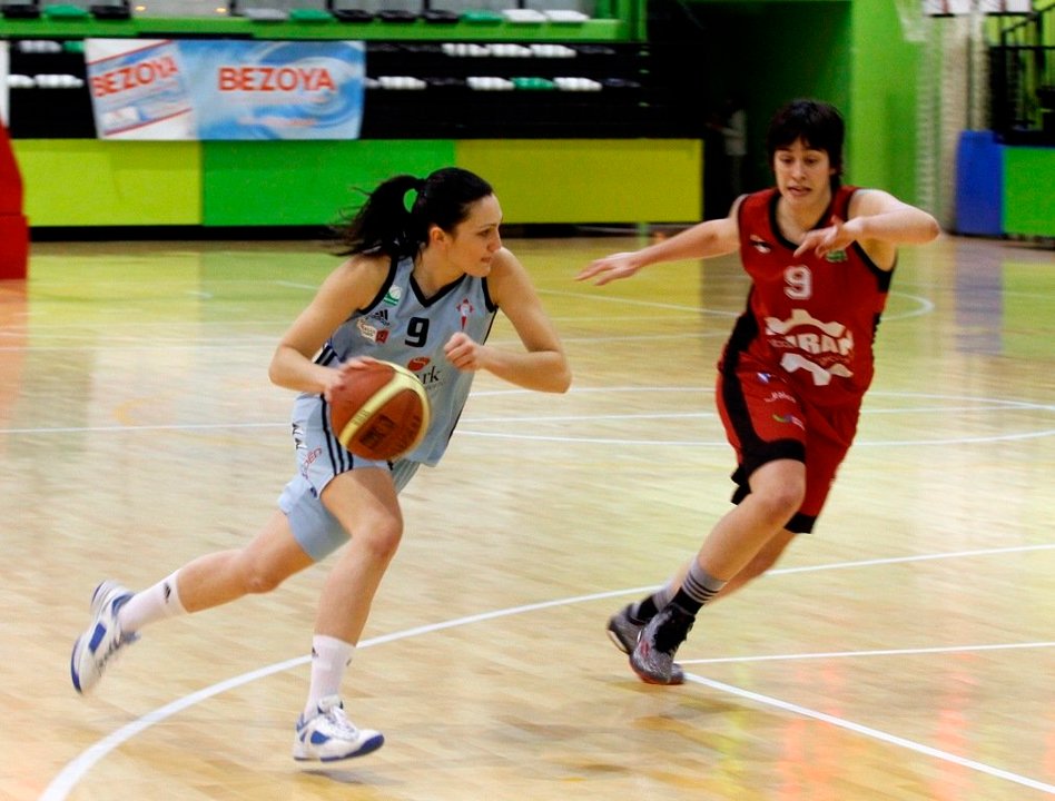Laura Alonso durante la disputa de un partido de esta temporada.
