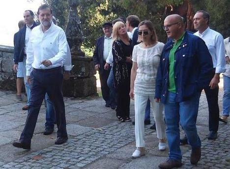 Rajoy, acompañado por la ministra Ana Pastor y el ourensano Manuel Baltar.