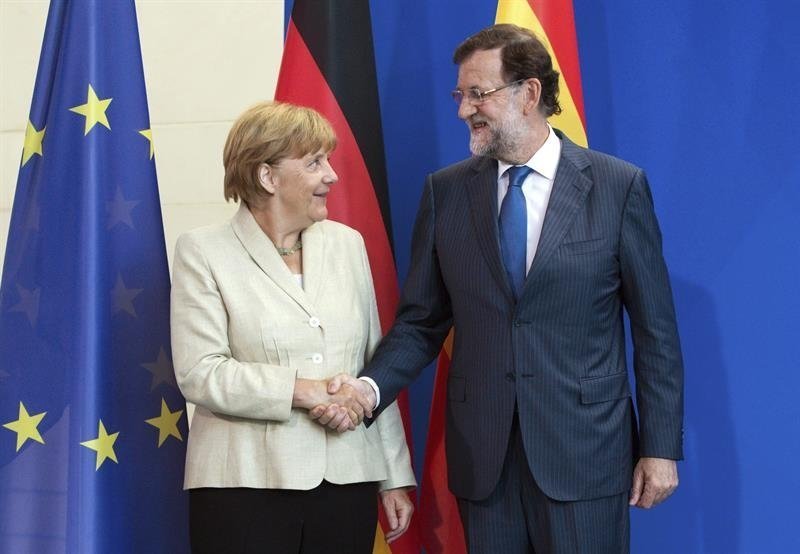 Rajoy promete a Merkel aumentar la cifra de admisión de refugiados