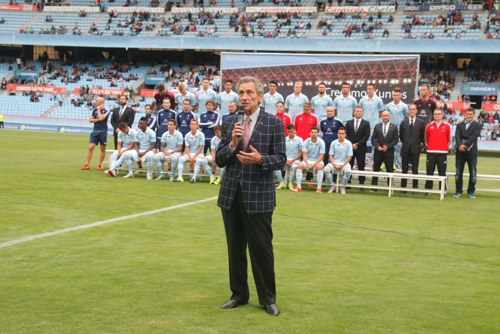 Carlos Mouriño se dirige a la afición durante la presentación del equipo, el pasado 14 de agosto en Balaídos.