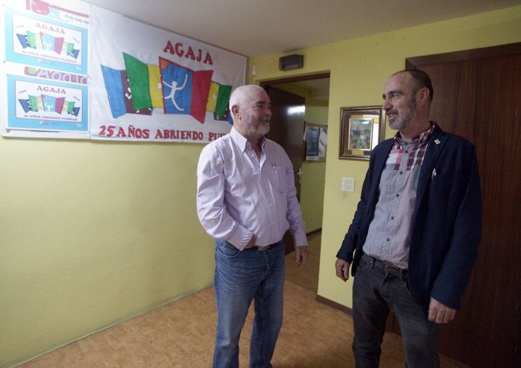 El presidente de Agaja, José Luis Comesaña y el director Juan Lamas en la sede de Gregorio Espino, 38.