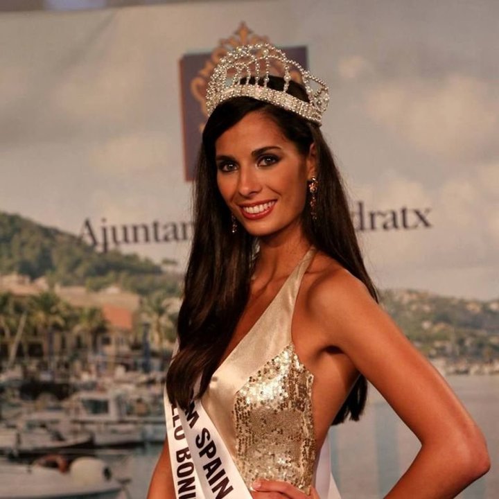 Paula Chinchilla, con la corona de Miss Turismo España, antiguo Miss España, conseguida este fin de semana.