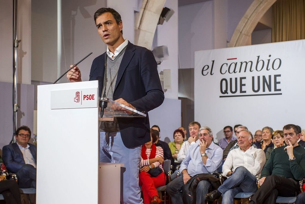 Pedro Sánchez, durante su intervención en el acto con los candidatos de Burgos.