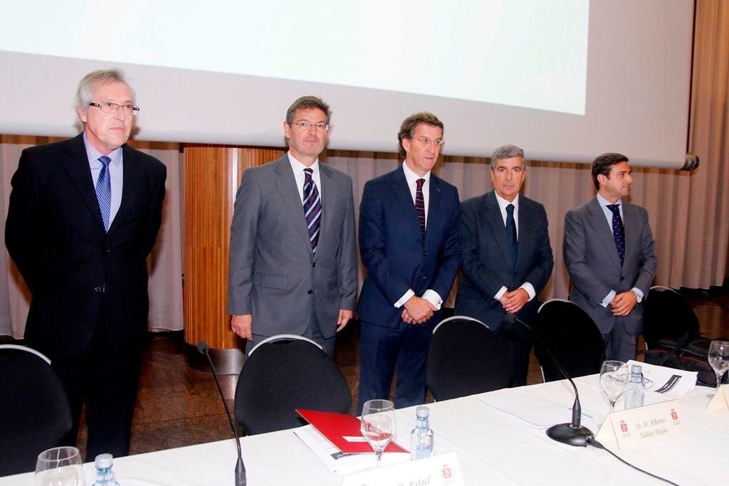 El ministro de Justicia, Rafael Catalá, clausuró ayer las jornadas de los jueces decanos, junto con Núñez Feijóo.