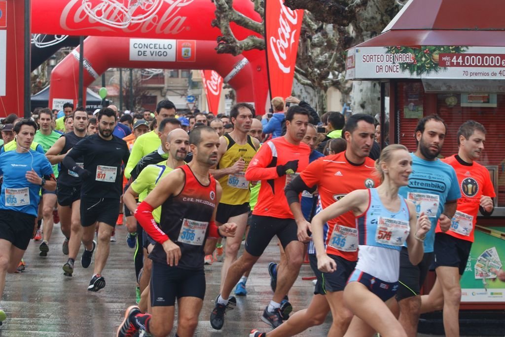 Imagen de la salida de las dos carreras, que tuvo lugar en la Alameda de Bouzas.