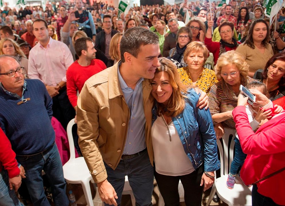 Pedro Sánchez, con Susana Díaz ayer en un acto en Jaén.