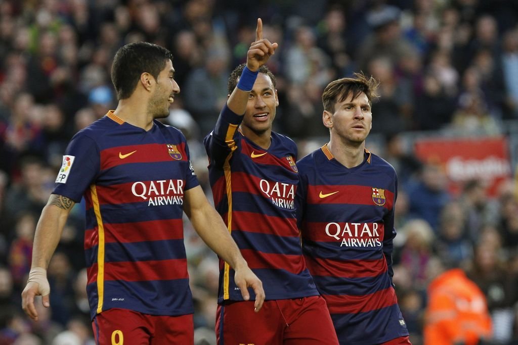 Luis Suárez, Neymar y Messi celebran uno de los cuatro goles del Barça a la Real Sociedad.