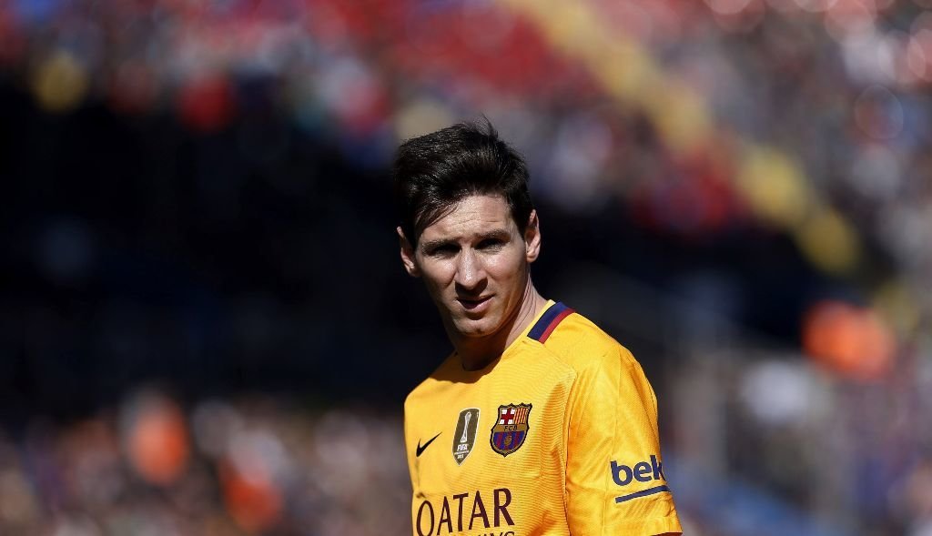 Messi será intervenido hoy, pero se espera que el domingo juegue.