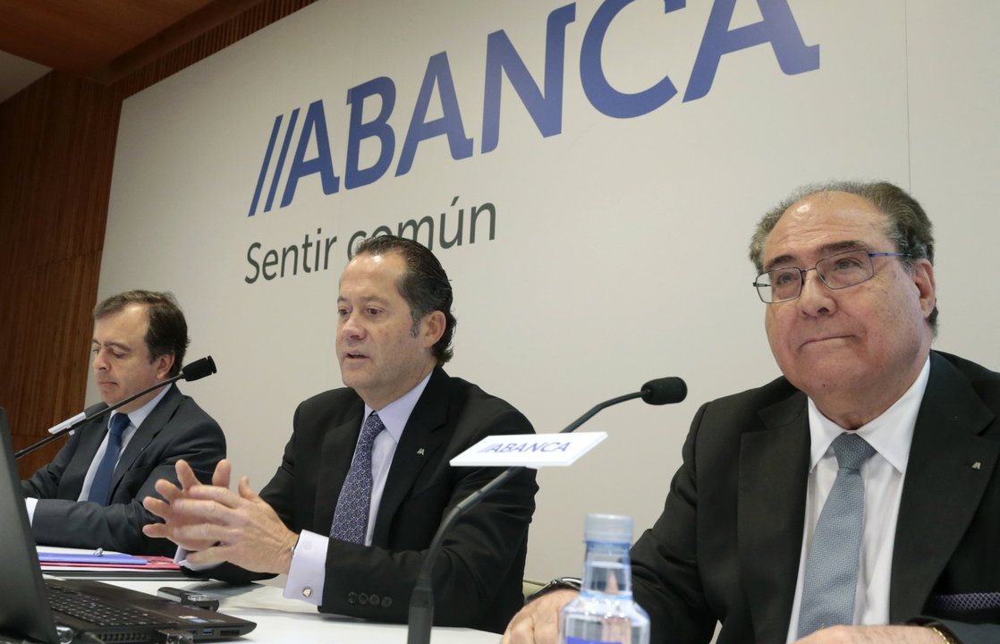 Francisco Botas, Juan Carlos Escotet, y Miguel Ángel Escotet, en la presentación del nuevo centro.