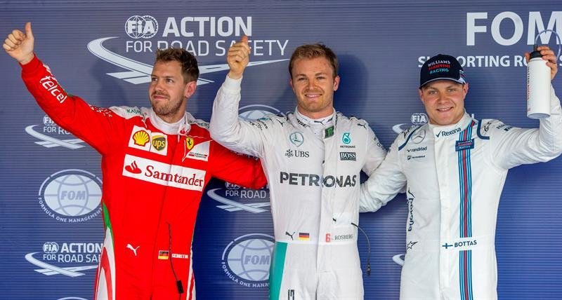 Sebastian Vettel, Nico Rosberg y Valtteri Bottas en el circuito de Sochi