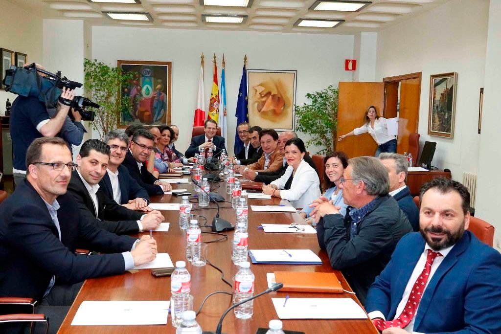 Veinte alcaldes, implicados en el Área Metropolitana se reunieron ayer en Vigo, excusaron su ausencia los regidores de A Cañiza y Cangas.