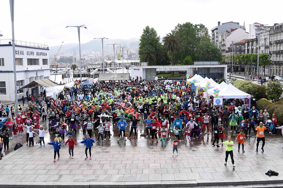 Unas 1.500 dorsales participaron en la primera edición de la Carrera de Obstáculos por la Integración, ayer, en As Avenidas.