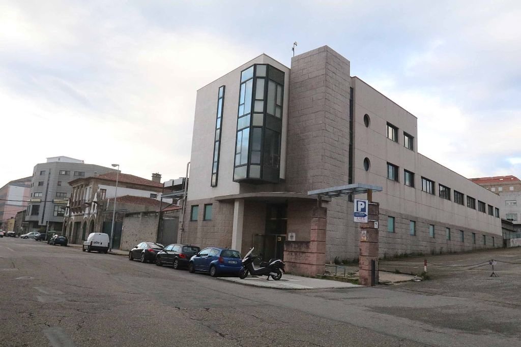 La sede de la conservera Hijos de Carlos Albo está en Jacinto Benavente.