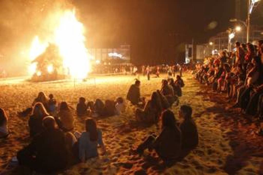 El fuego será el protagonista de la noche en la playa de Panxón.