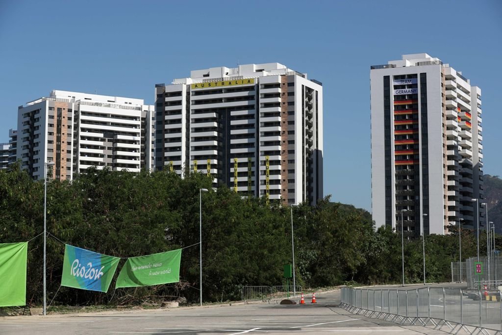 Dos de los edificios de la villa olímpica de Río de Janeiro.