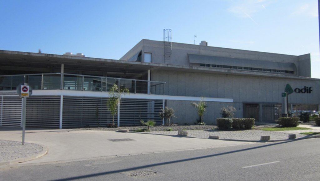 Vista exterior del Centro de Tecnologías Ferroviarias de Adif.