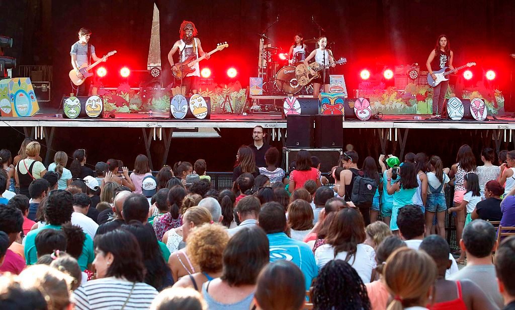 El grupo revelación juvenil del rock gallego Furious Monkey House protagonizó ayer un exitoso concierto en Castrelos