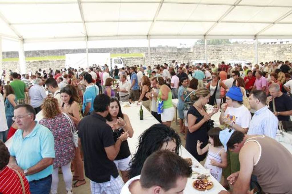 La fiesta reúne todos los años a miles de personas procedentes de toda Galicia y Portugal.