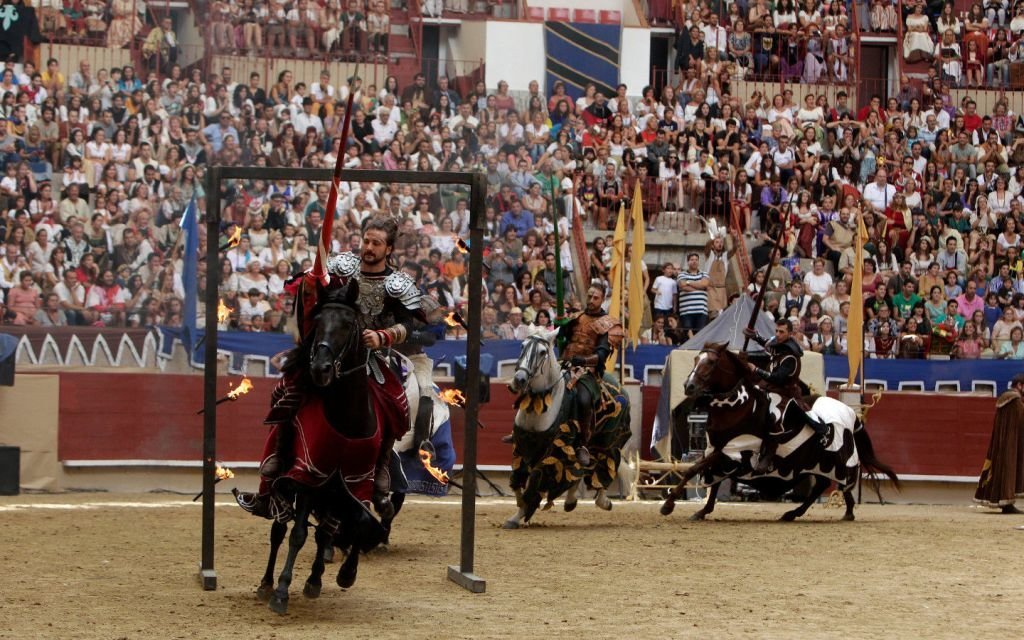 El torneo medieval es una de las actividades que los visitantes no quieren perderse en la Feira Franca de Pontevedra, el primer fin de semana de septiembre.