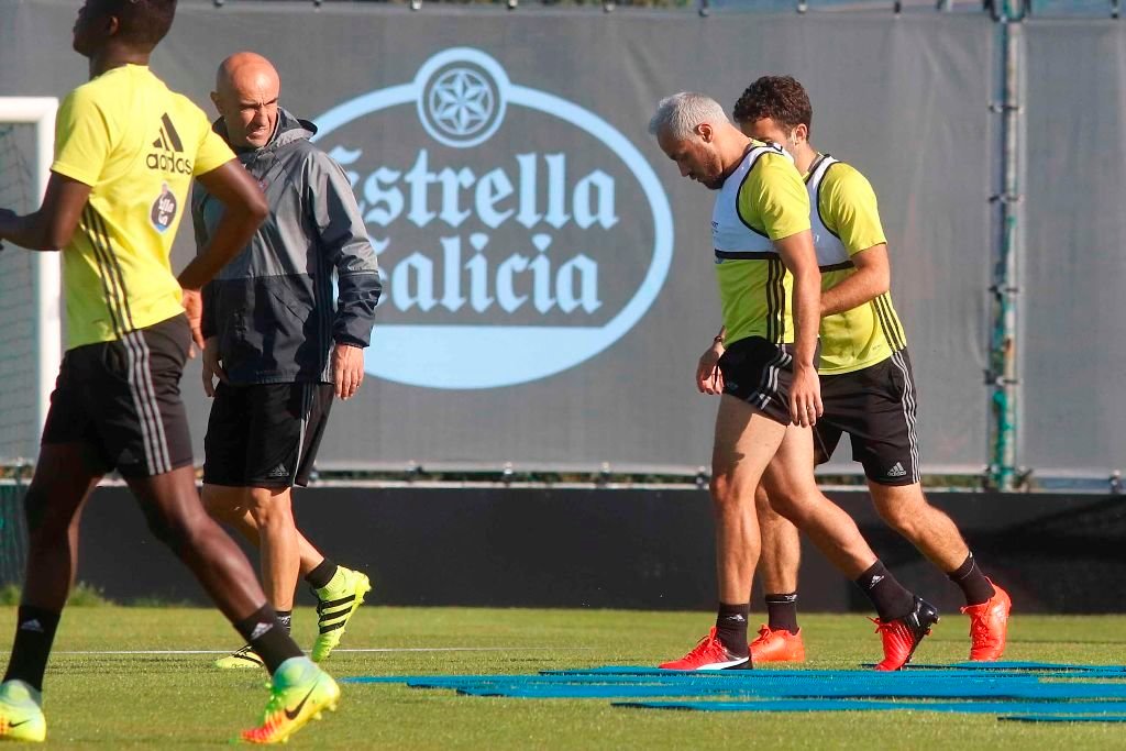 Marcelo Díaz, junto a Giuseppe Rossi en el entrenamiento de ayer en las instalaciones de A Madroa.