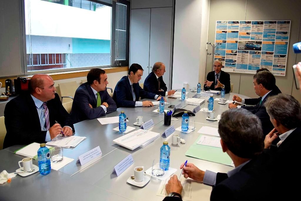 Instantánea de la reunión del clúster del automóvil de Galicia con el conselleiro de Economía