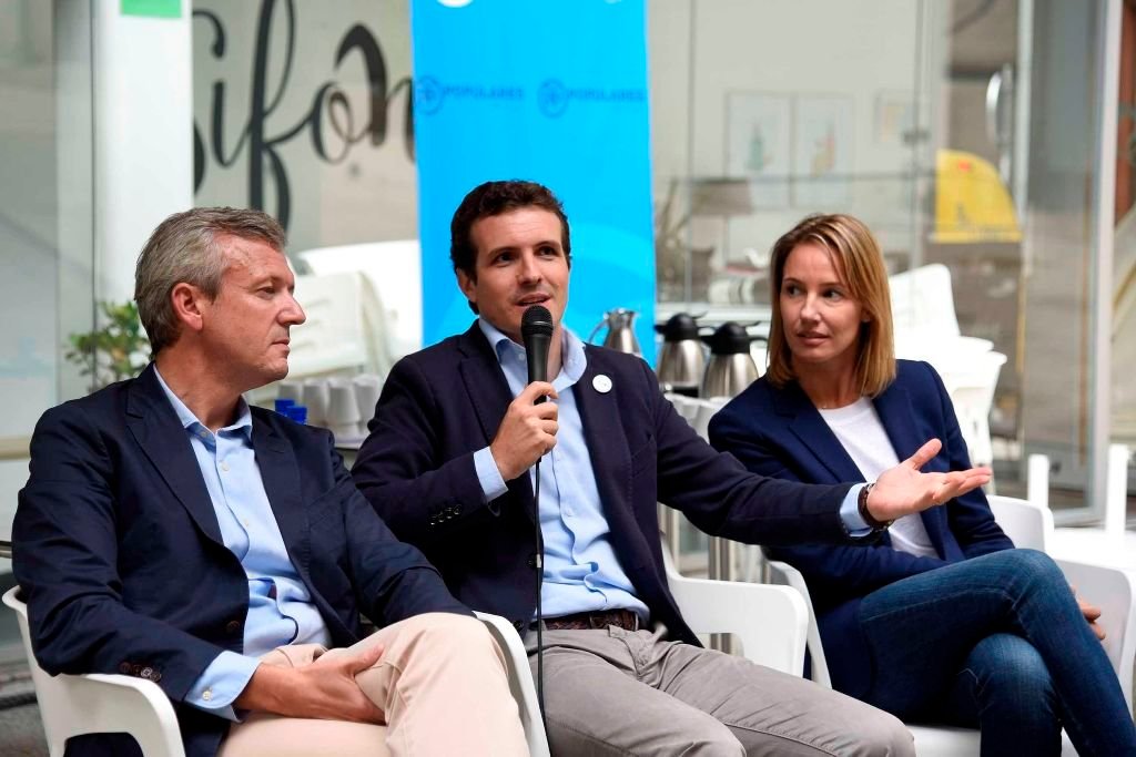 Pablo Casado, del PP, se reunió en Vigo con emprendedores para tratar las medidas económicas para autónomos.
