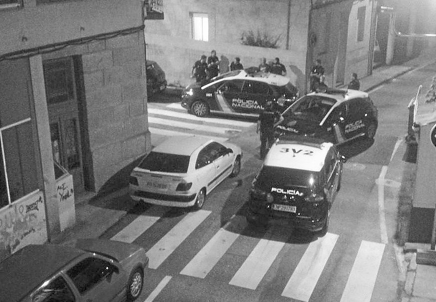 La entrada a la calle Vizcaya fue cortada por la Policía.