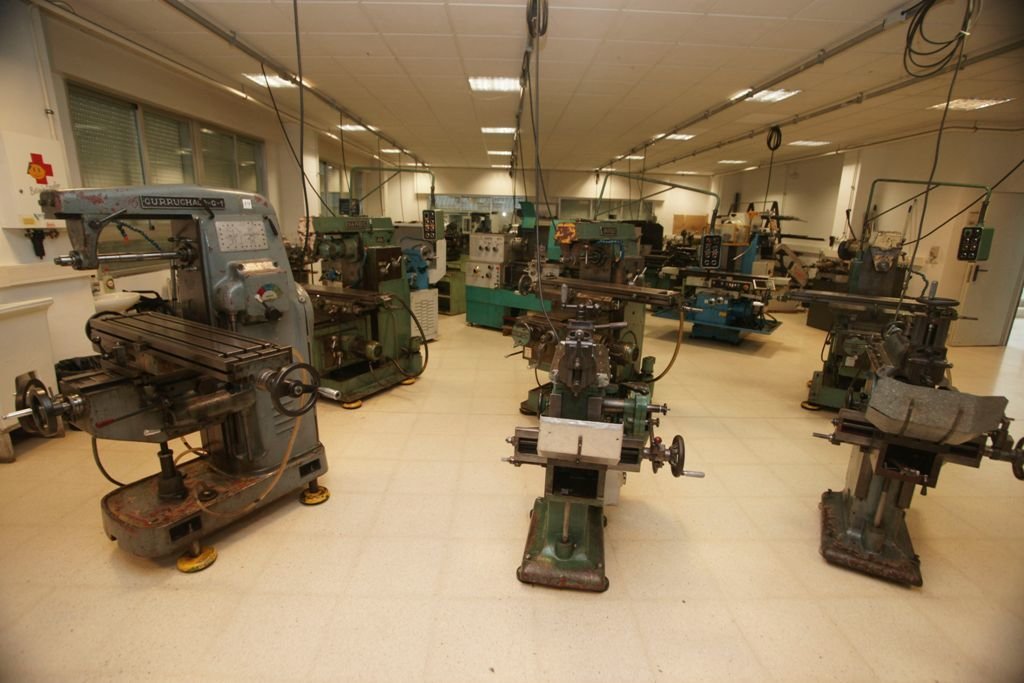 El Politécnico tiene numerosas aulas de maquinaria.