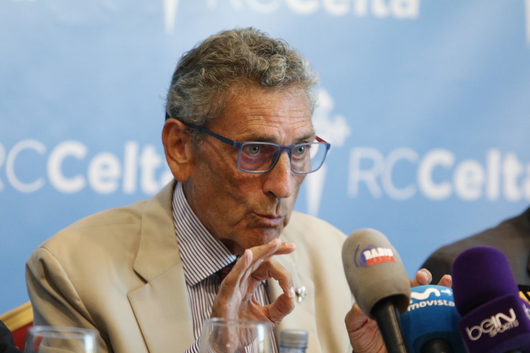 El presidente y máximo accionista del Celta, Carlos Mouriño, en su última rueda de prensa.