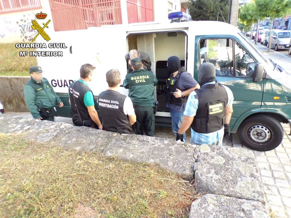 Los detenidos pasaron ayer a disposición del juzgado de Instrucción de Ponteareas, encargado del caso.