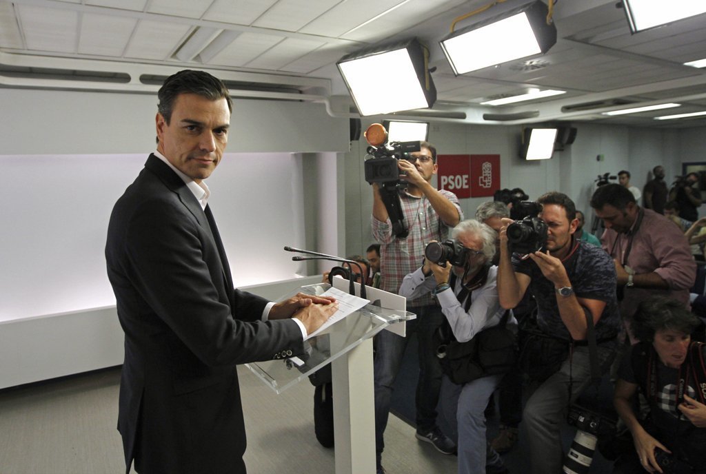 Pedro Sánchez, posando para los medios de comunicación poco antes de su intervención en Madrid.