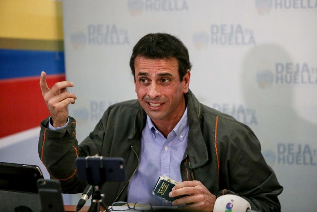 El gobernador del estado Miranda, Henrique Capriles, durante una rueda de prensa.