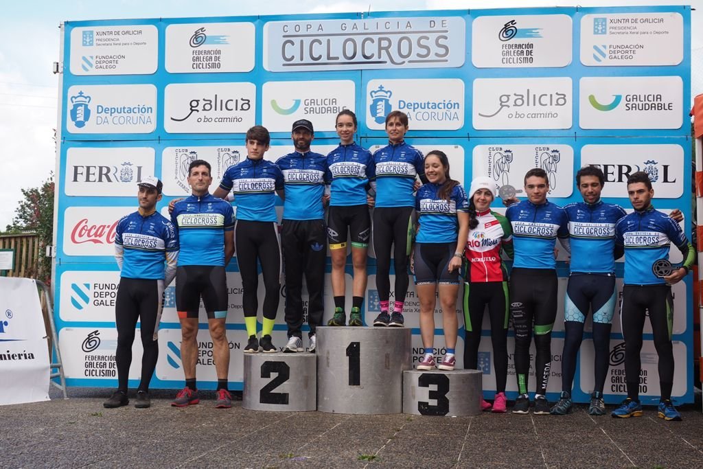 Podio de la prueba de la Copa Galicia de ciclocross disputada en Ferrol.