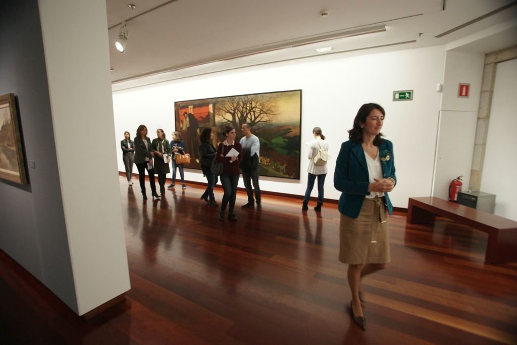 Paloma Vela, coordinadora del Área de Cultura, presentó la nueva selección de la colección de arte de Afundación dedicada a arte gallega.