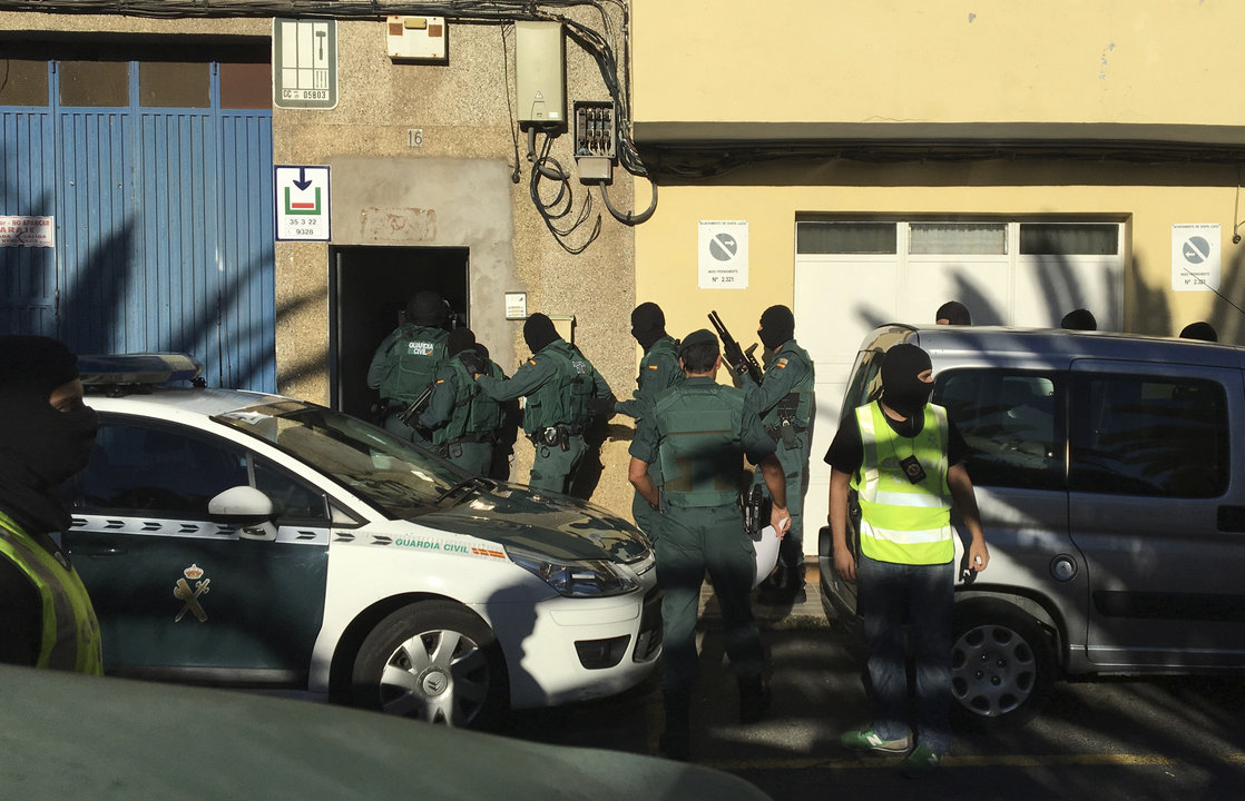 Agentes de la Guardia Civil durante una reciente operación antiyihadista.