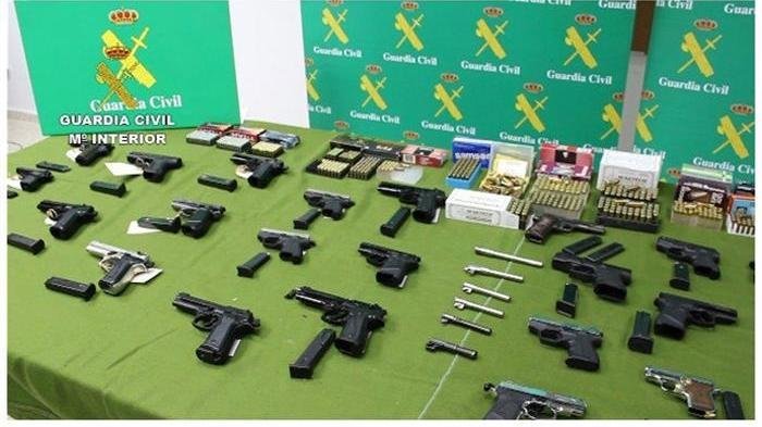 Los agentes se han incautado de 124 armas de fuego y más de 14.100 cartuchos metálicos