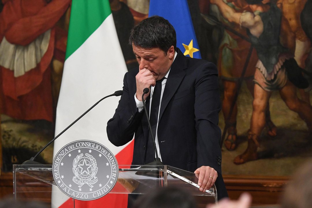 Matteo Renzi durante la comparecencia en la que anunció su dimisión.