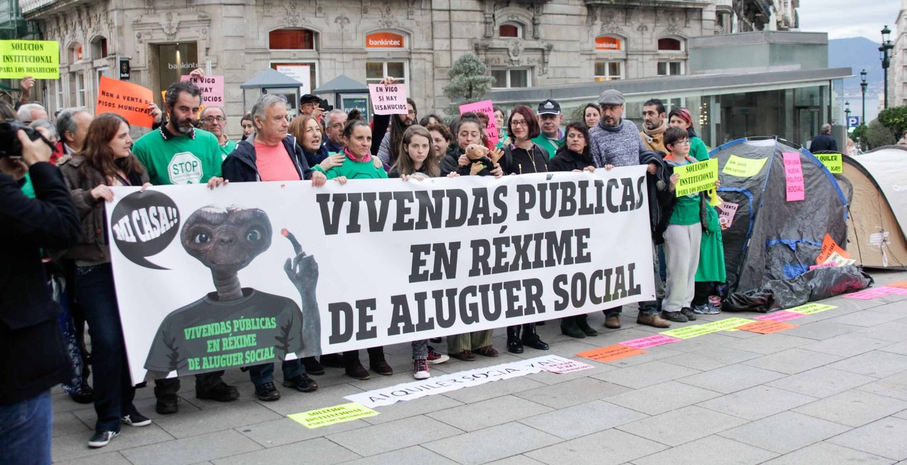 Colectivos sociales de Vigo organizan una manifestación el 21 y piden un apagón navideño.