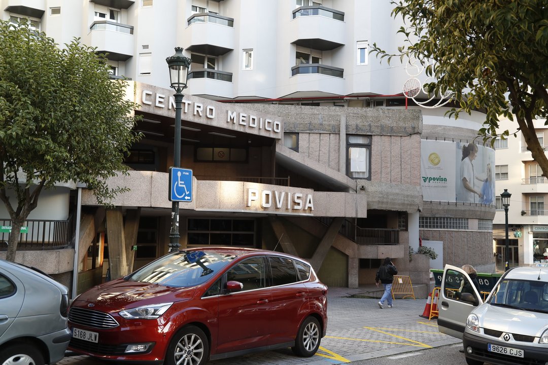 Muchos pacientes eligen el Hospital Povisa, situado en la calle Salamanca, por su proximidad.