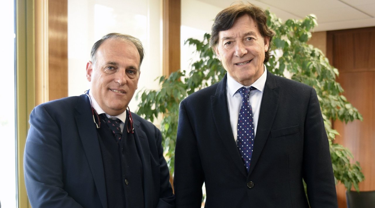 El presidente del Consejo Superior de Deportes (CSD), José Ramón Lete, recibió ayer a su homólogo en la Liga, Javier Tebas