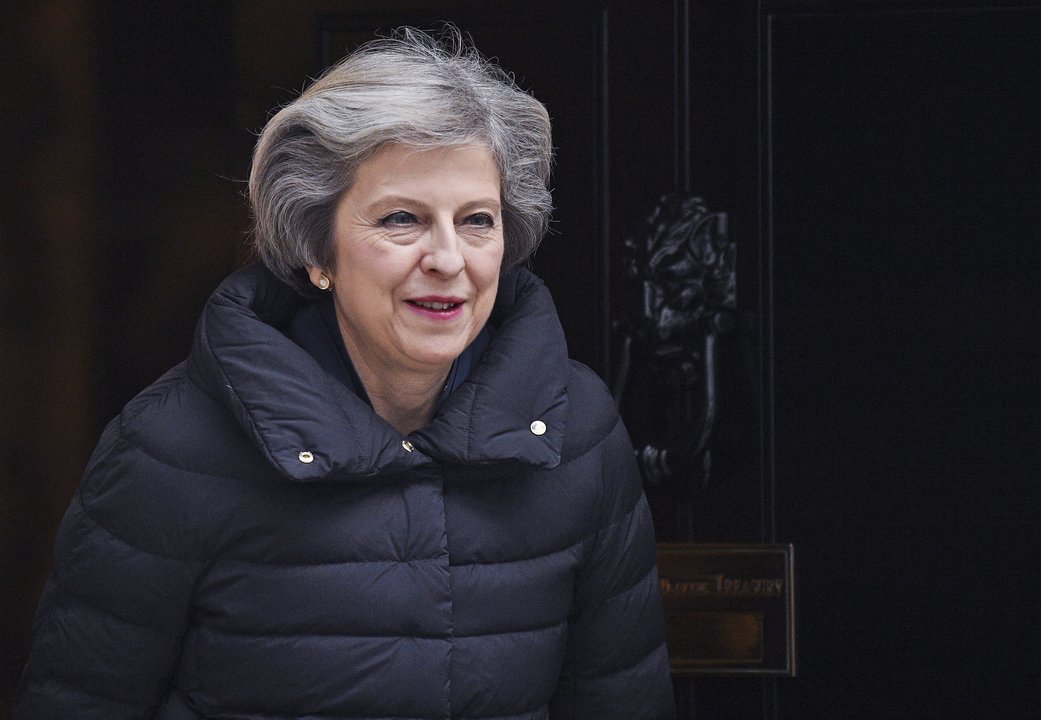 La primera ministra británicaTheresa May, delante de su residencia oficial en Downing Street.