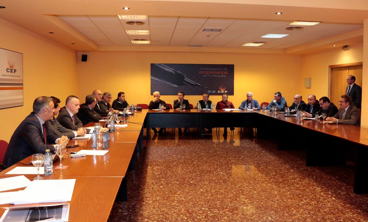 Comité directivo de la CEP celebrado ayer en la sede de Vigo de la patronal provincial.