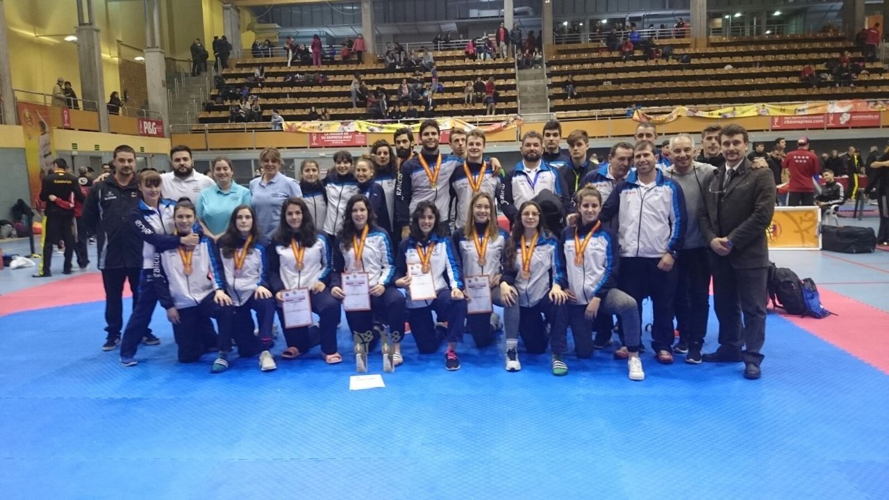 Los integrantes de la selección gallega, tras la competición de ayer en San Sebastián de los Reyes.