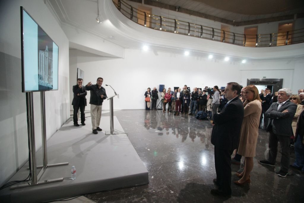 Los arquitectos Jorge Salgado y Celso López explicaron en la Casa das Artes la filosofía del proyecto que ganó el concurso de ideas.